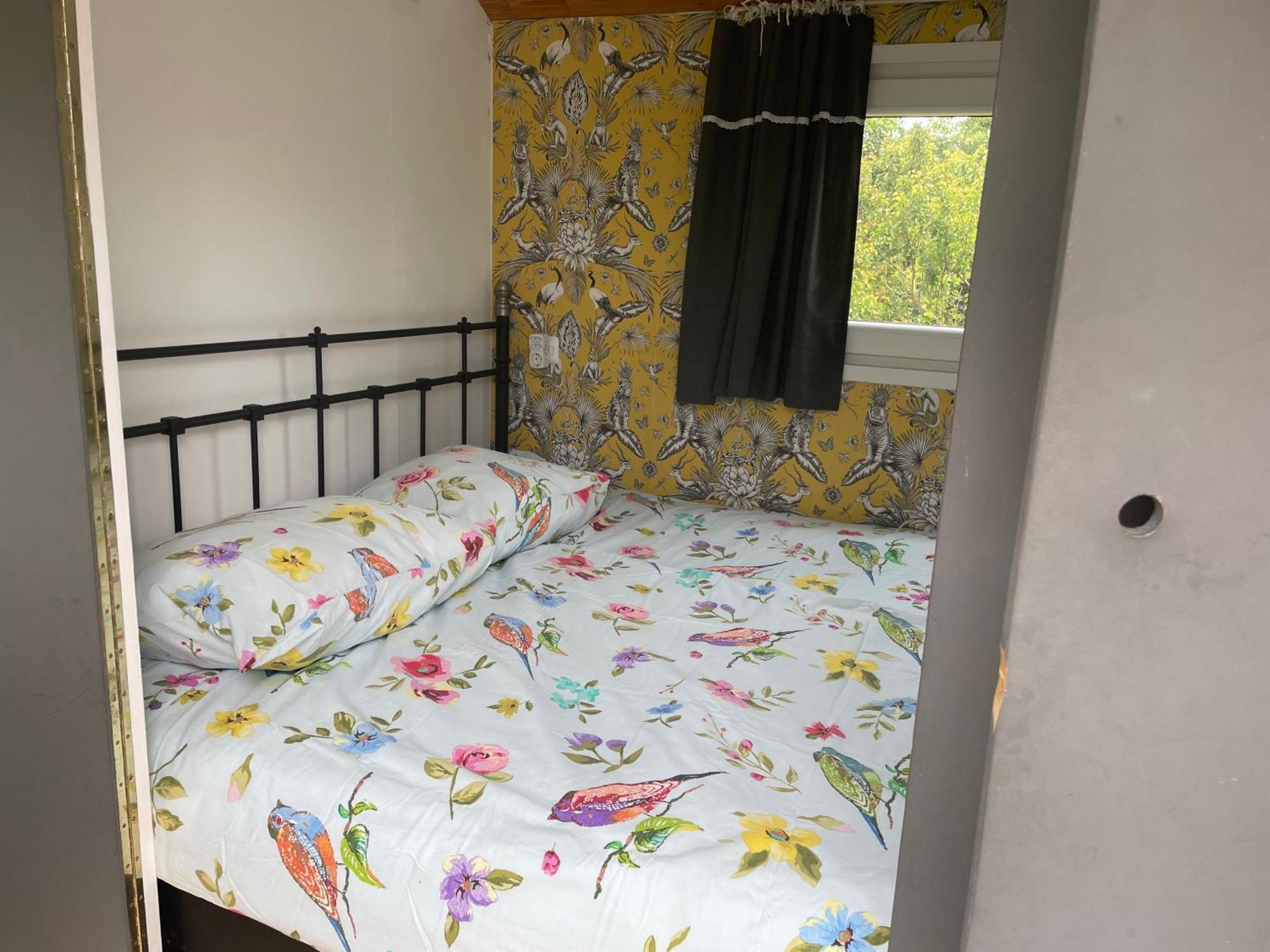 Bed and Breakfast Pipowagen Mamaloe Кестерен Екстер'єр фото